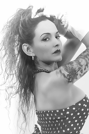 4M2B0028-CROPPED-BW