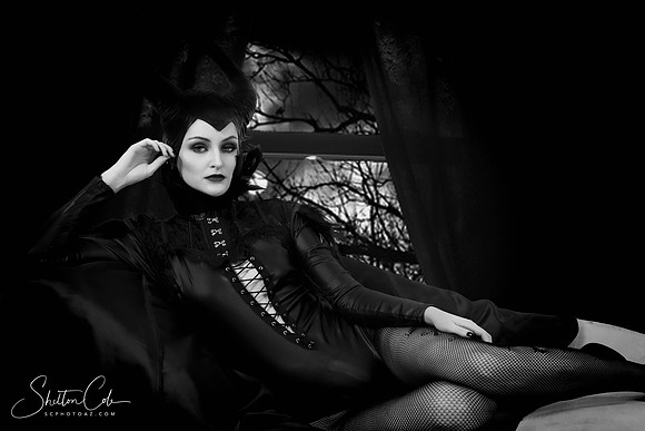 4M2B0083-BW